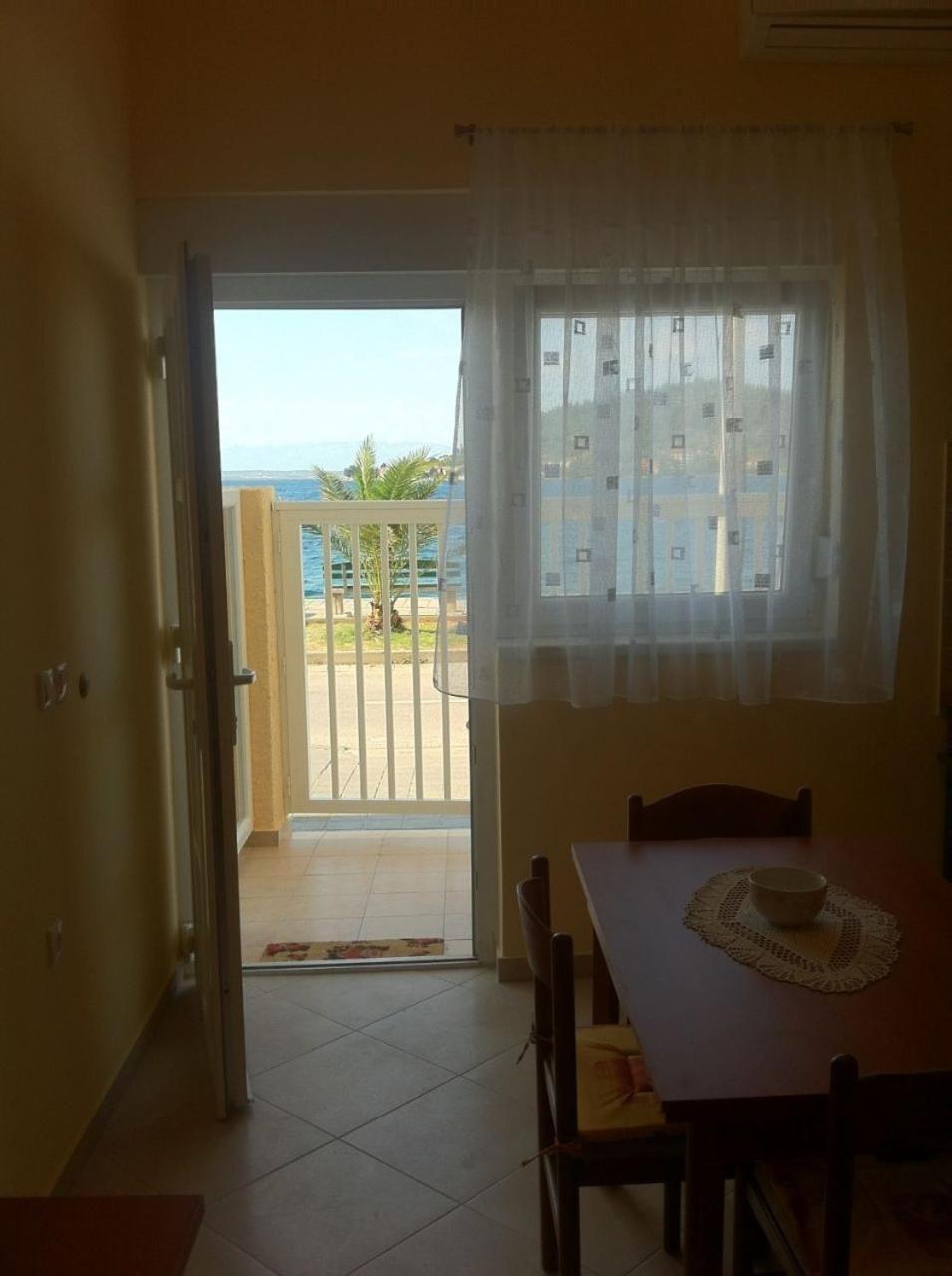 Apartments Kolt - 15M From Sea Kali Esterno foto