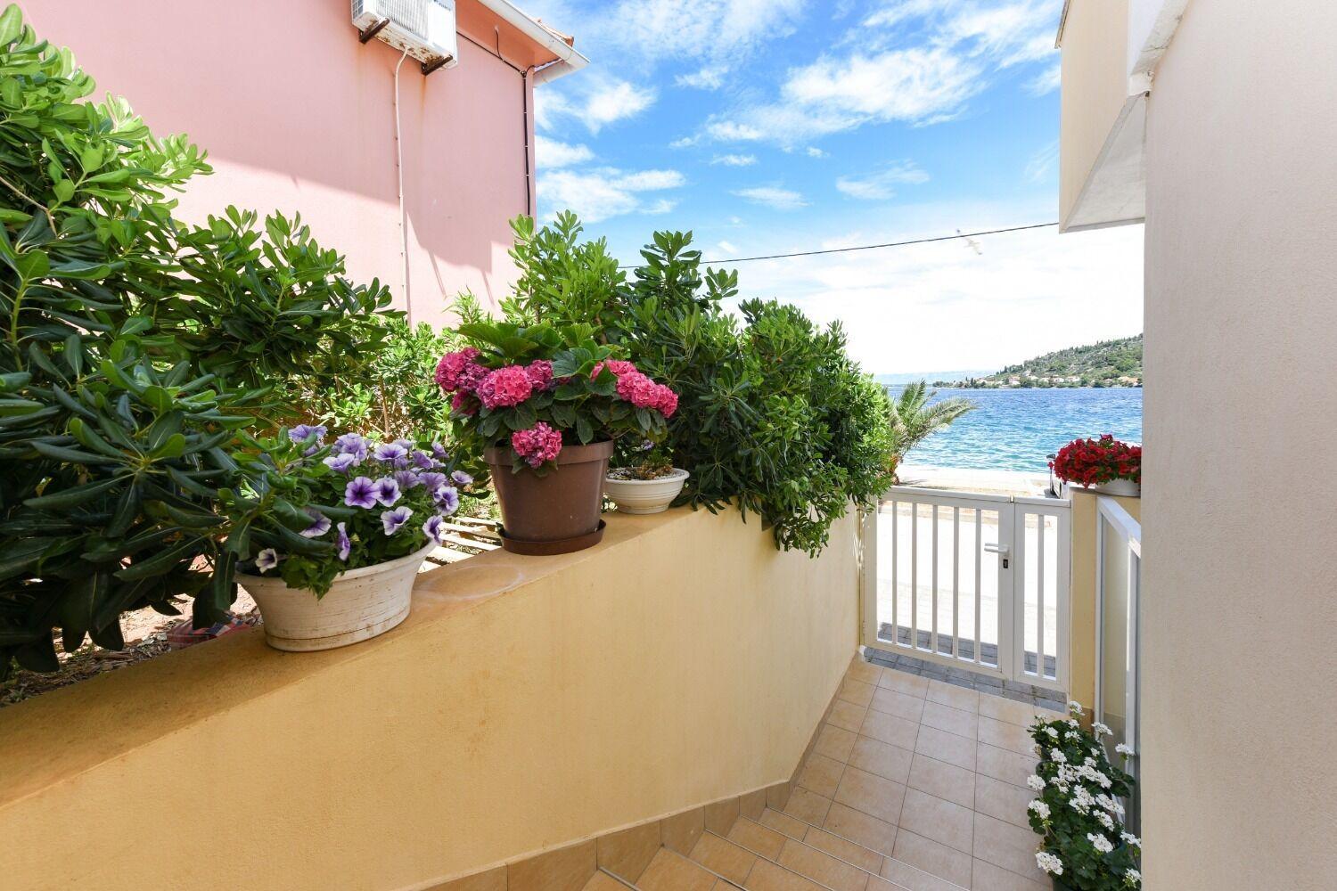 Apartments Kolt - 15M From Sea Kali Esterno foto
